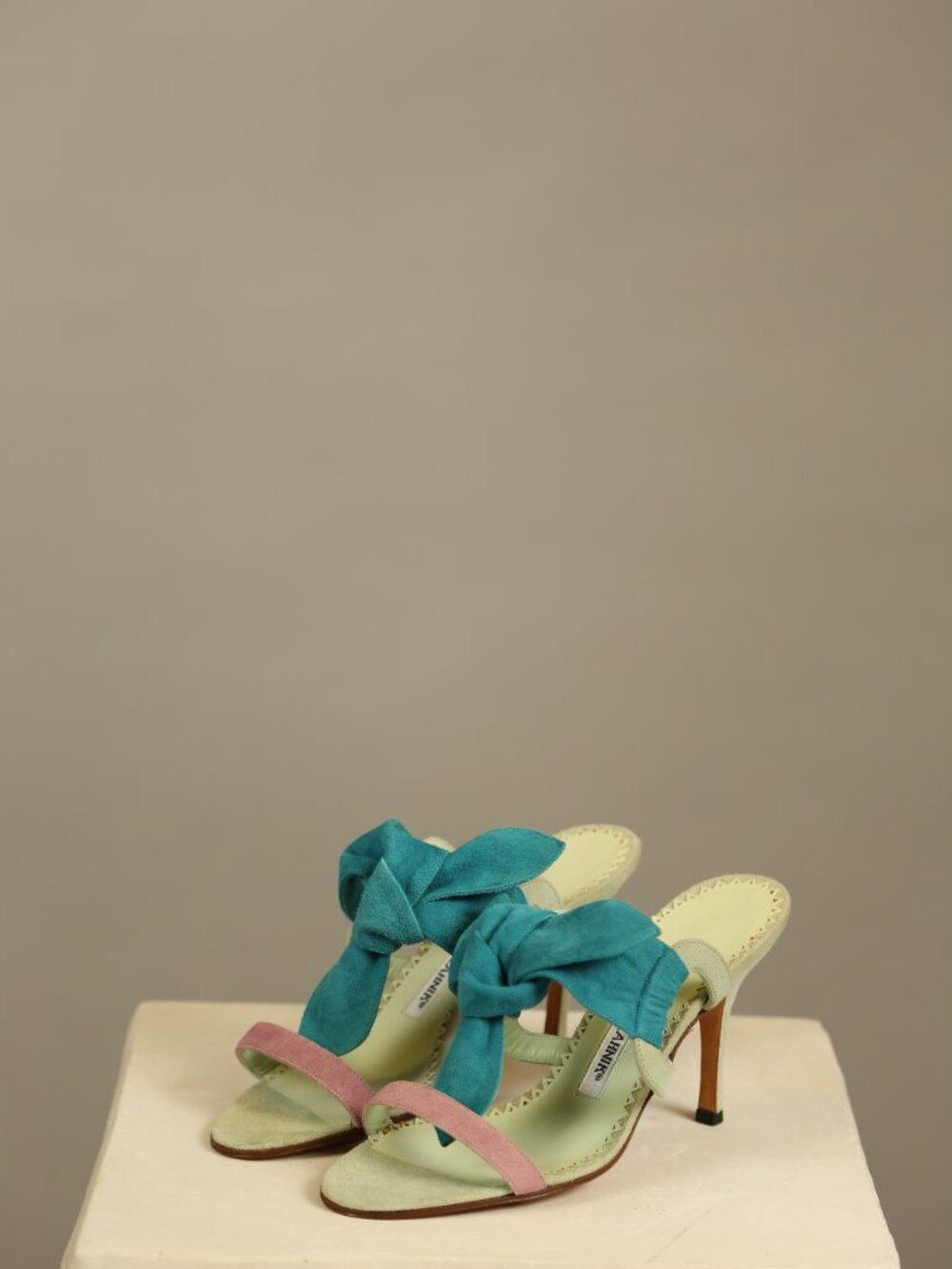 Extremely Rare Manolo Blahnik Sandals - Picture 7 of 12